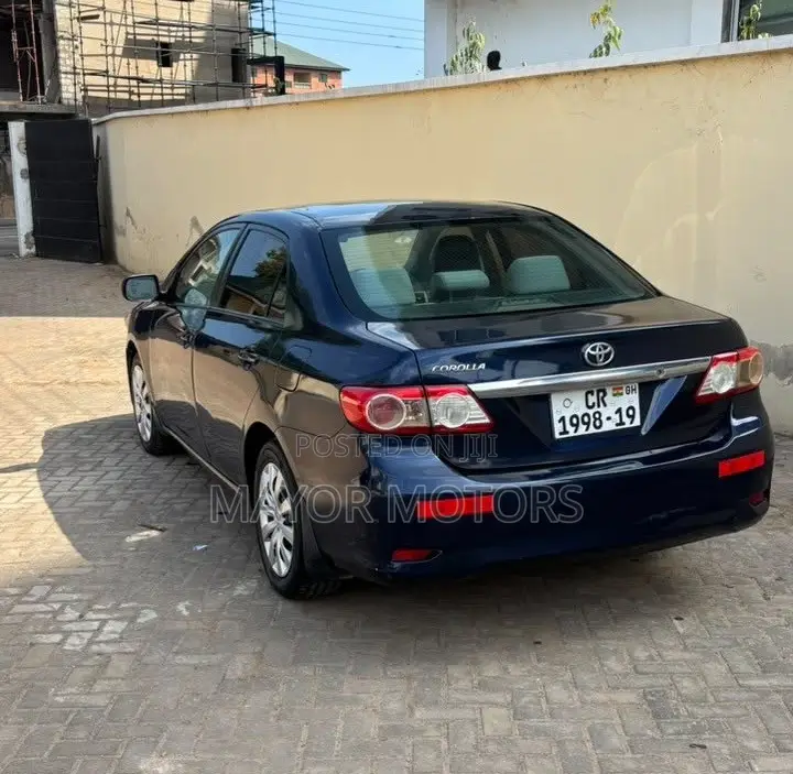 Toyota Corolla LE 4dr Sedan (1.8L 4cyl 4A) 2013 Blue
