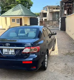 Toyota Corolla LE 4dr Sedan (1.8L 4cyl 4A) 2013 Blue
