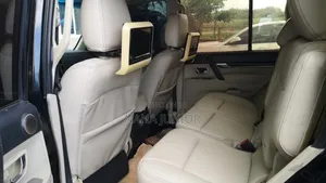 Mitsubishi Pajero 2010 Black