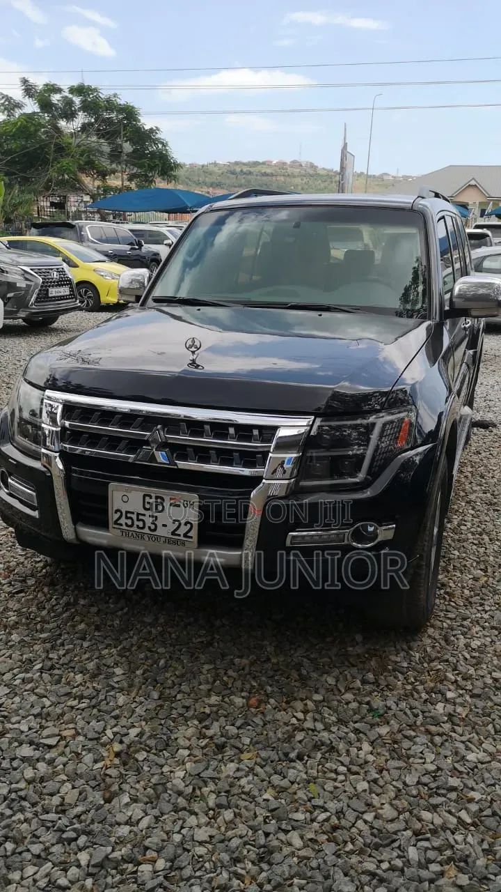 Mitsubishi Pajero 2010 Black