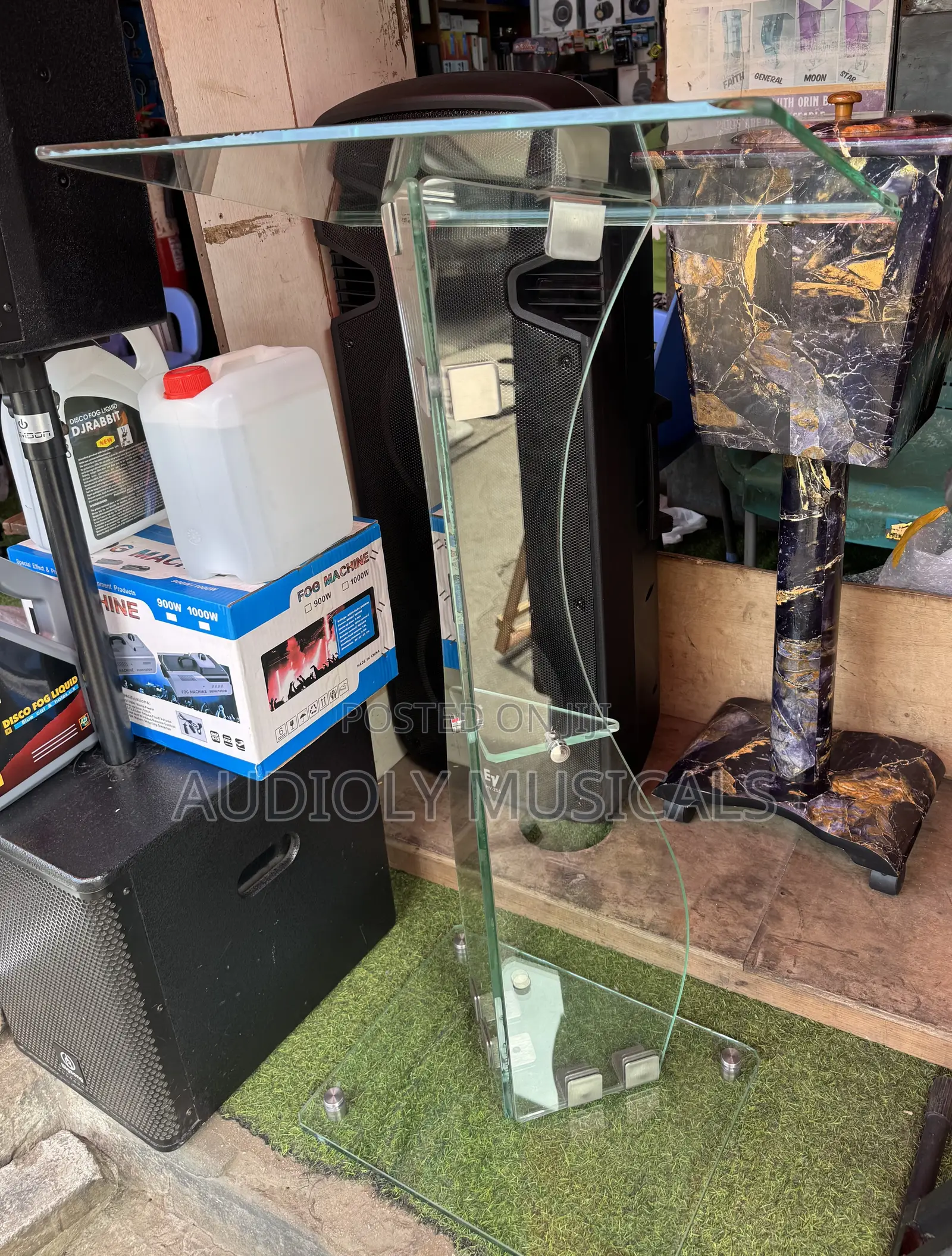 Very Strong Classic Glass Pulpit