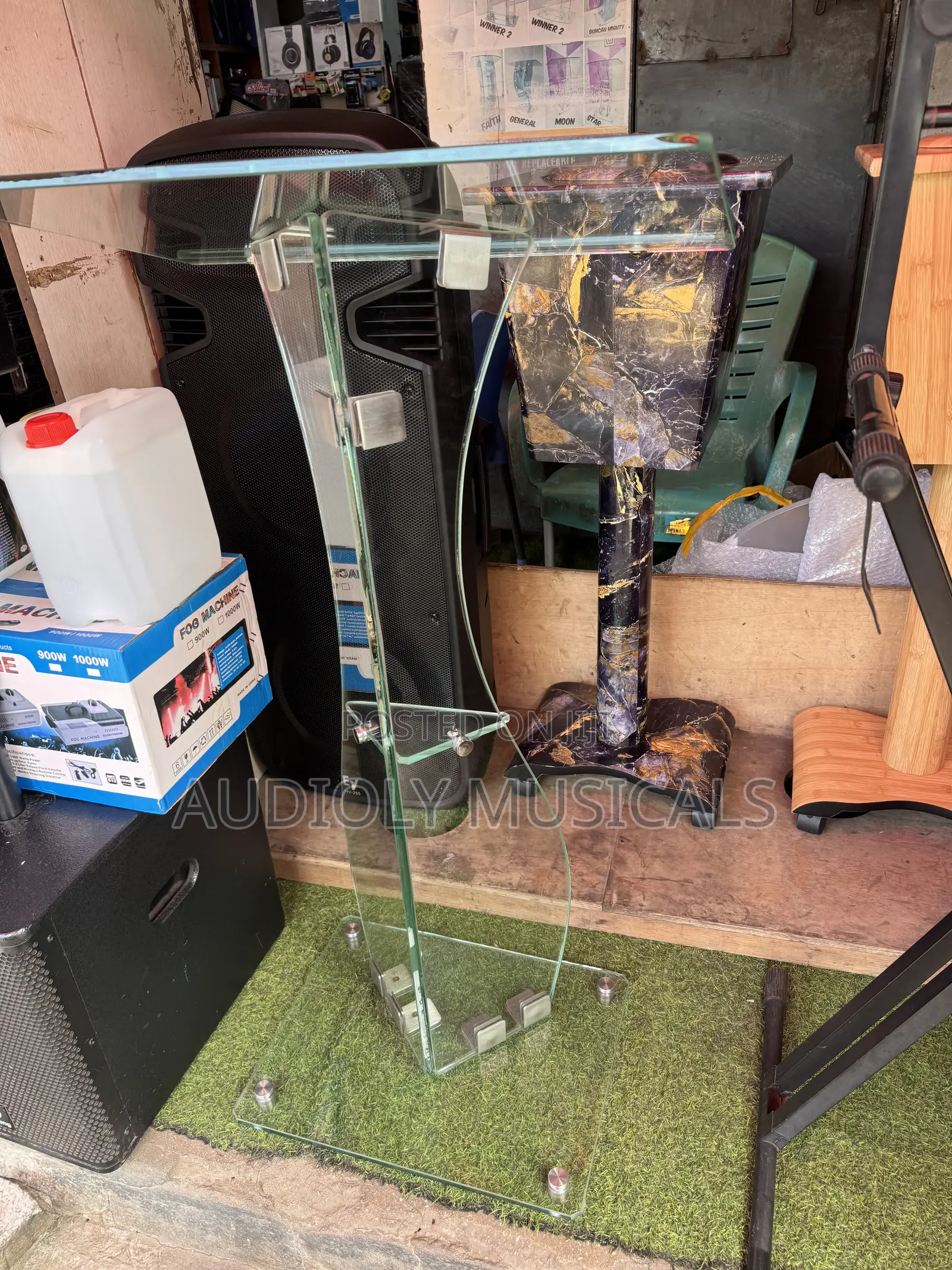 Very Strong Classic Glass Pulpit