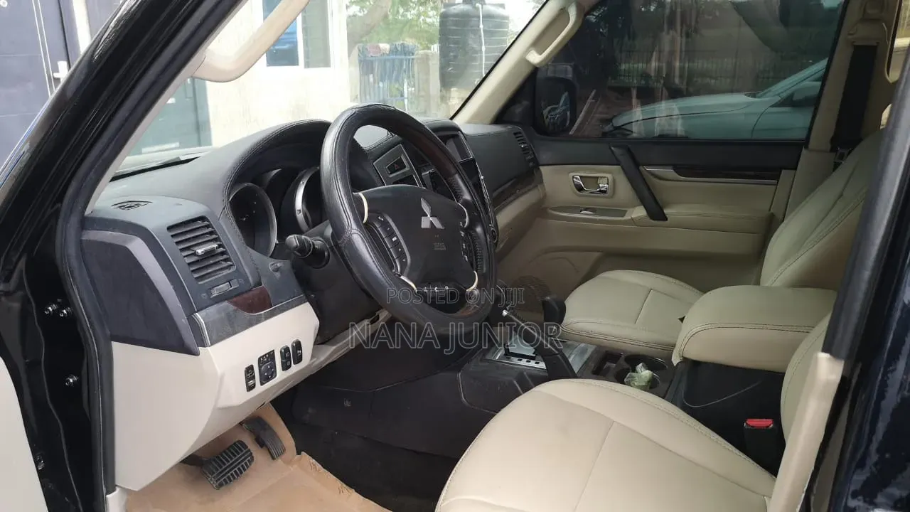Mitsubishi Pajero 2010 Black
