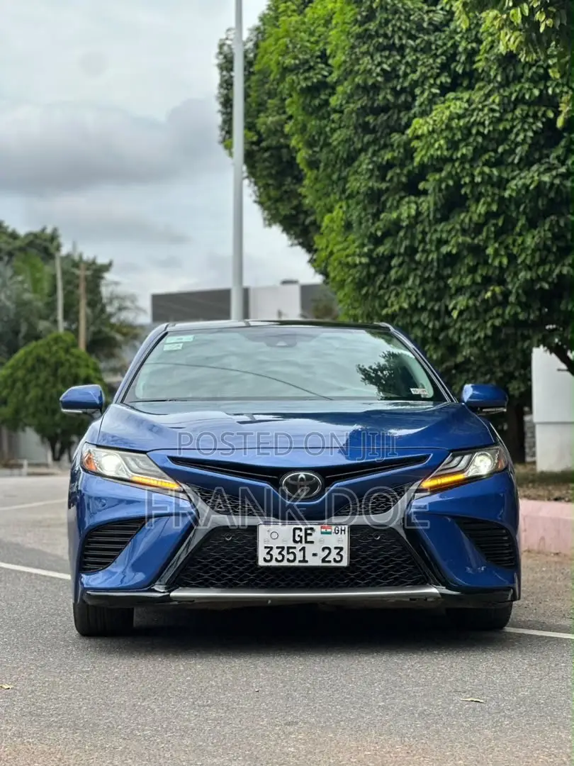 Toyota Camry XSE V6 (3.5L V6 8A) 2019 Blue