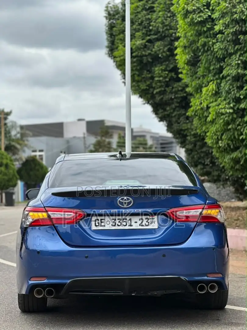 Toyota Camry XSE V6 (3.5L V6 8A) 2019 Blue