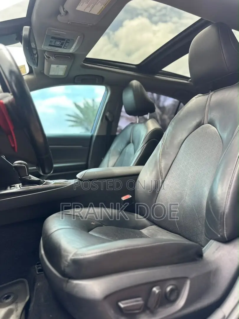 Toyota Camry XSE V6 (3.5L V6 8A) 2019 Blue