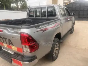 Toyota Hilux Revo Double Cab Deisel 2.4 AWD 2022 Silver