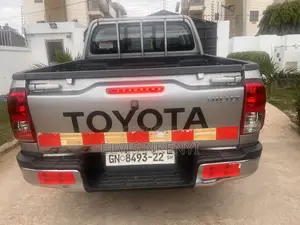 Toyota Hilux Revo Double Cab Deisel 2.4 AWD 2022 Silver
