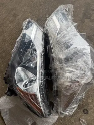 Toyota Rav 4 Headlights Pair 2013 2014 2015
