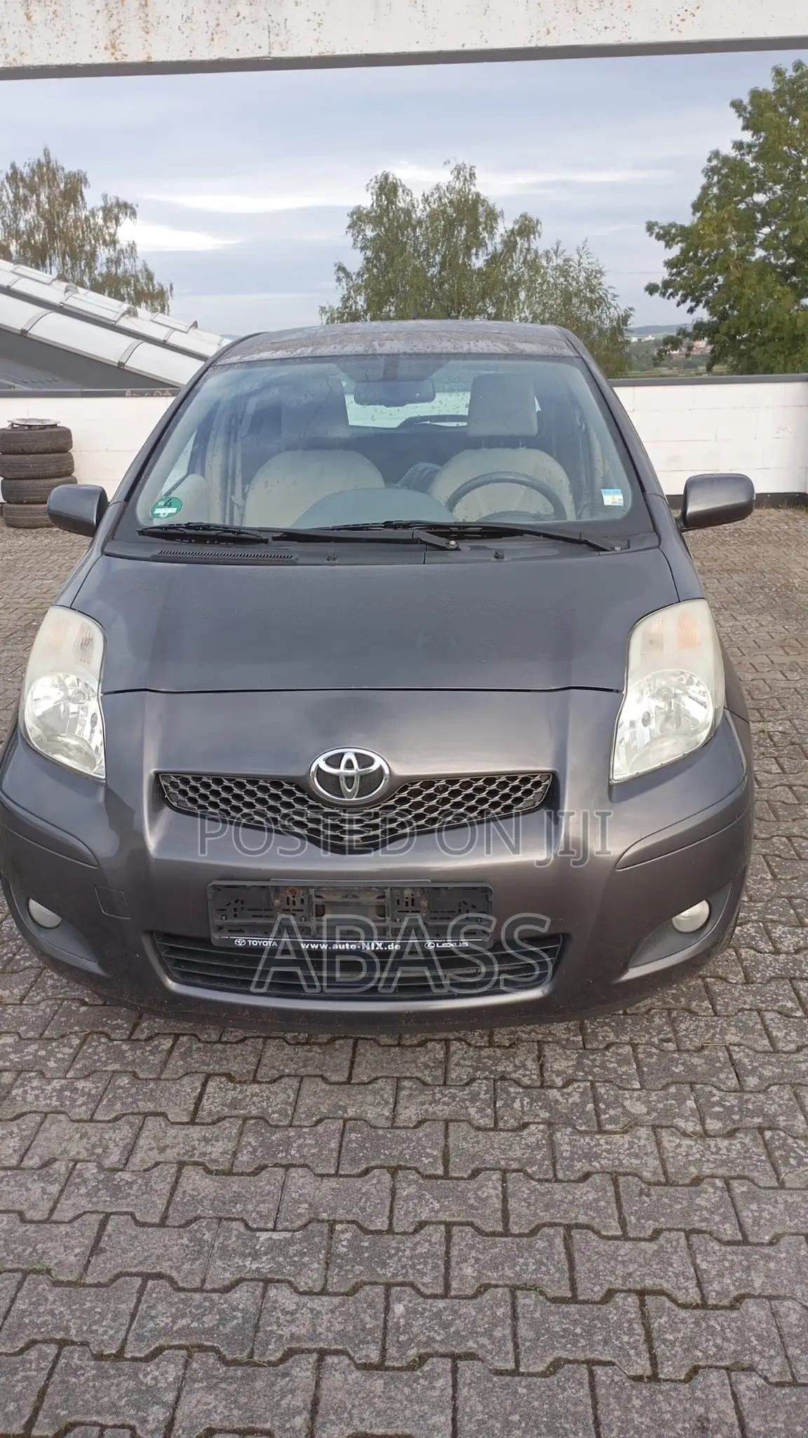 Toyota Yaris L Hatchback 5dr 2012 Gray