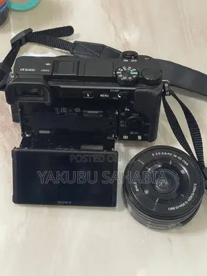 Sony A6400 Mirrorless Camera With 16-50mm F/3.5-5.6 OSS Lens Kit