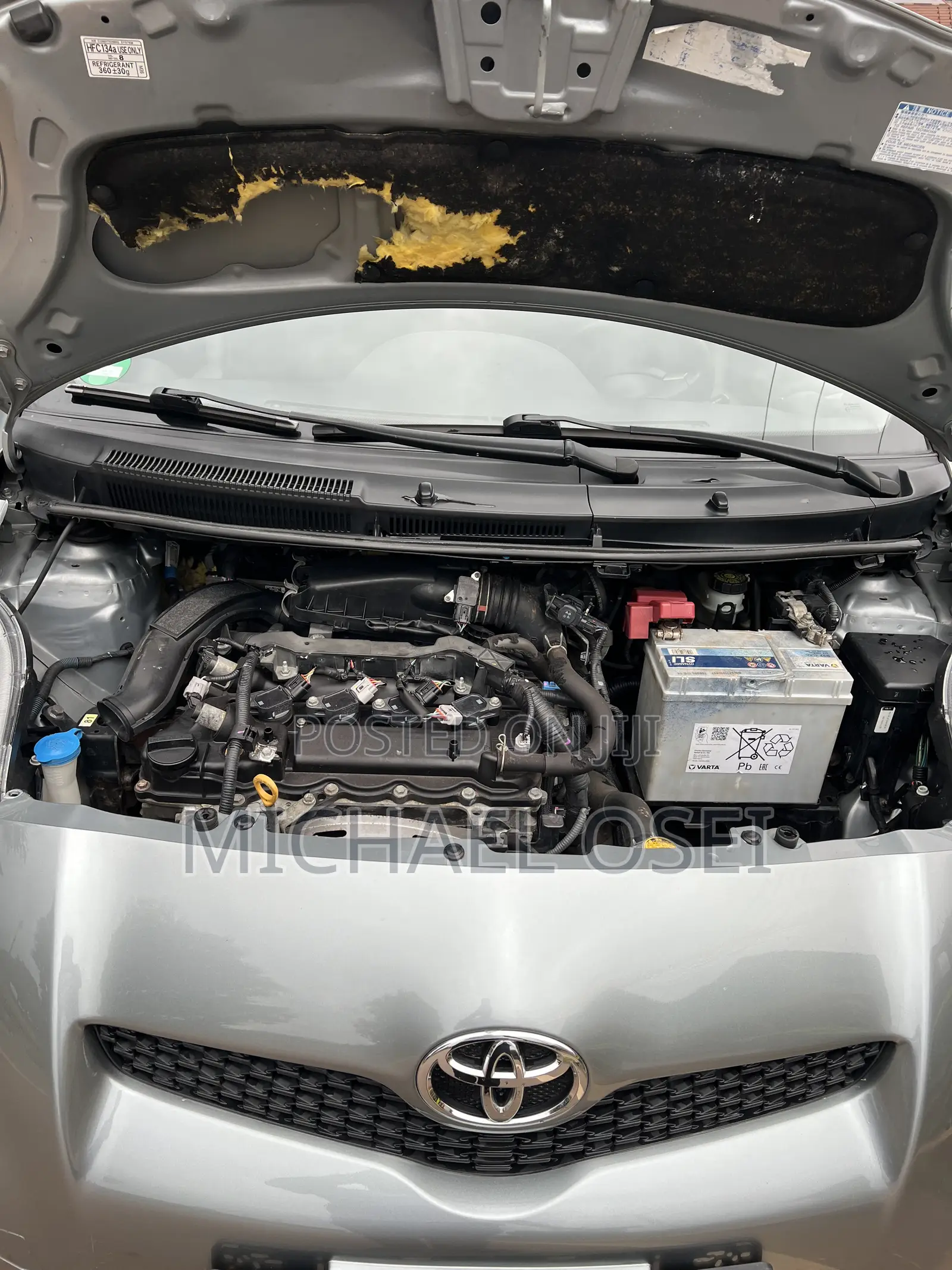 Toyota Yaris Base Hatchback 5dr 2010 Gray