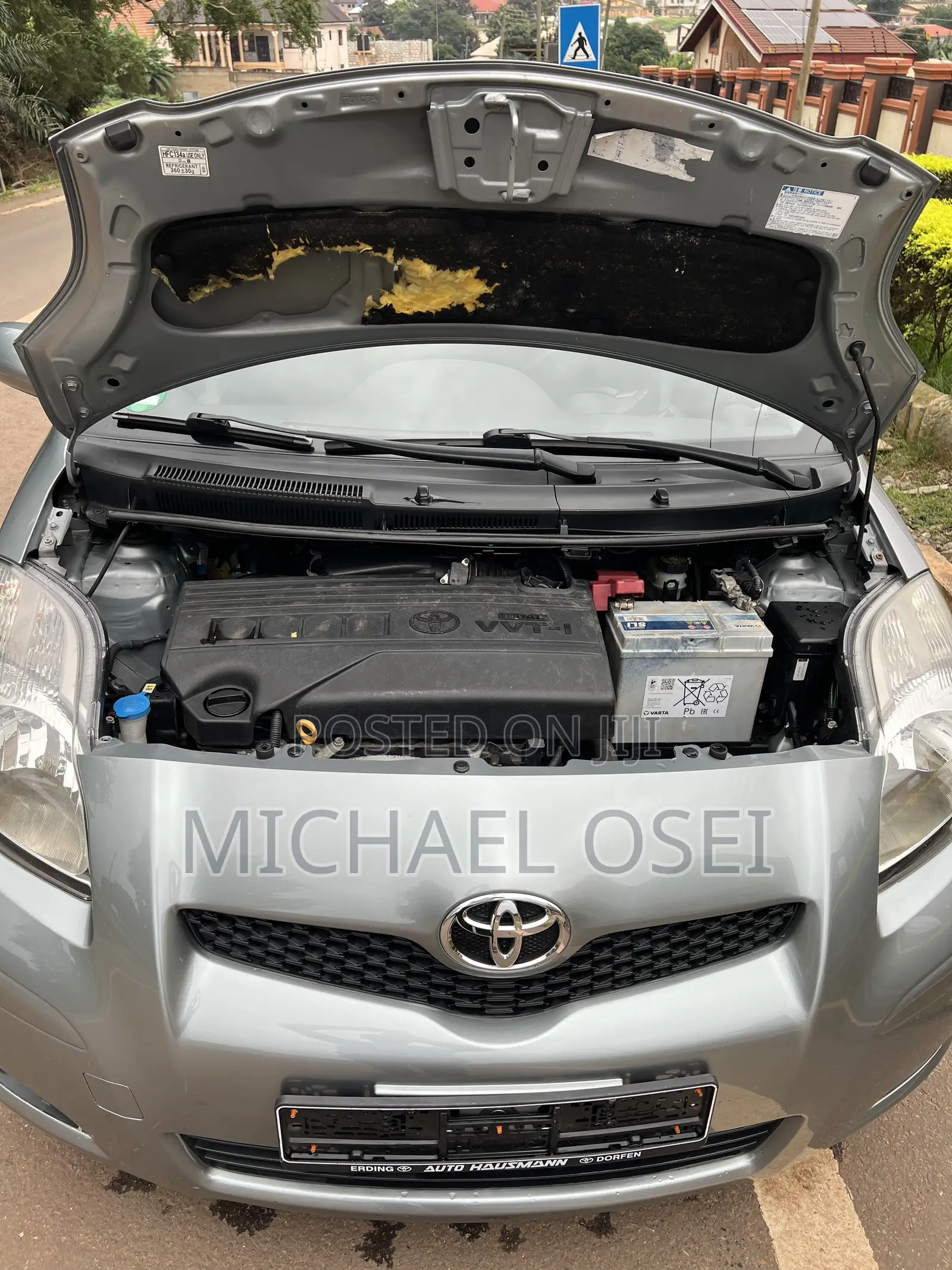 Toyota Yaris Base Hatchback 5dr 2010 Gray