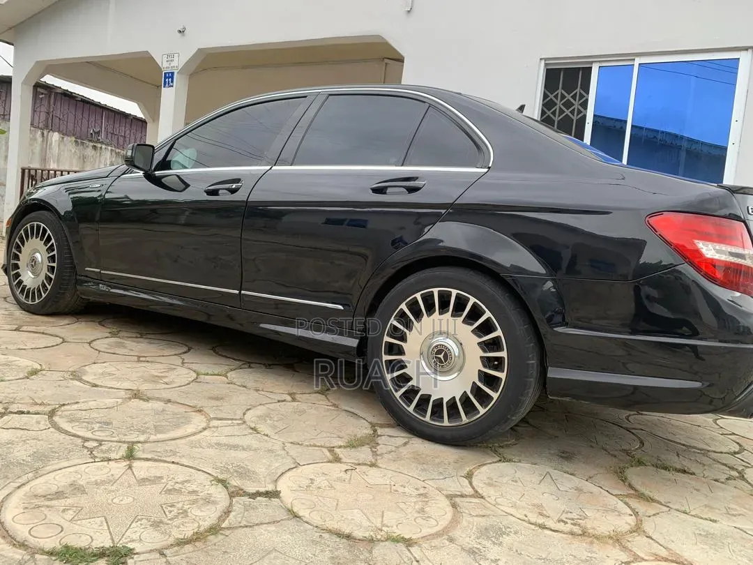 Mercedes-Benz C250 2014 Black