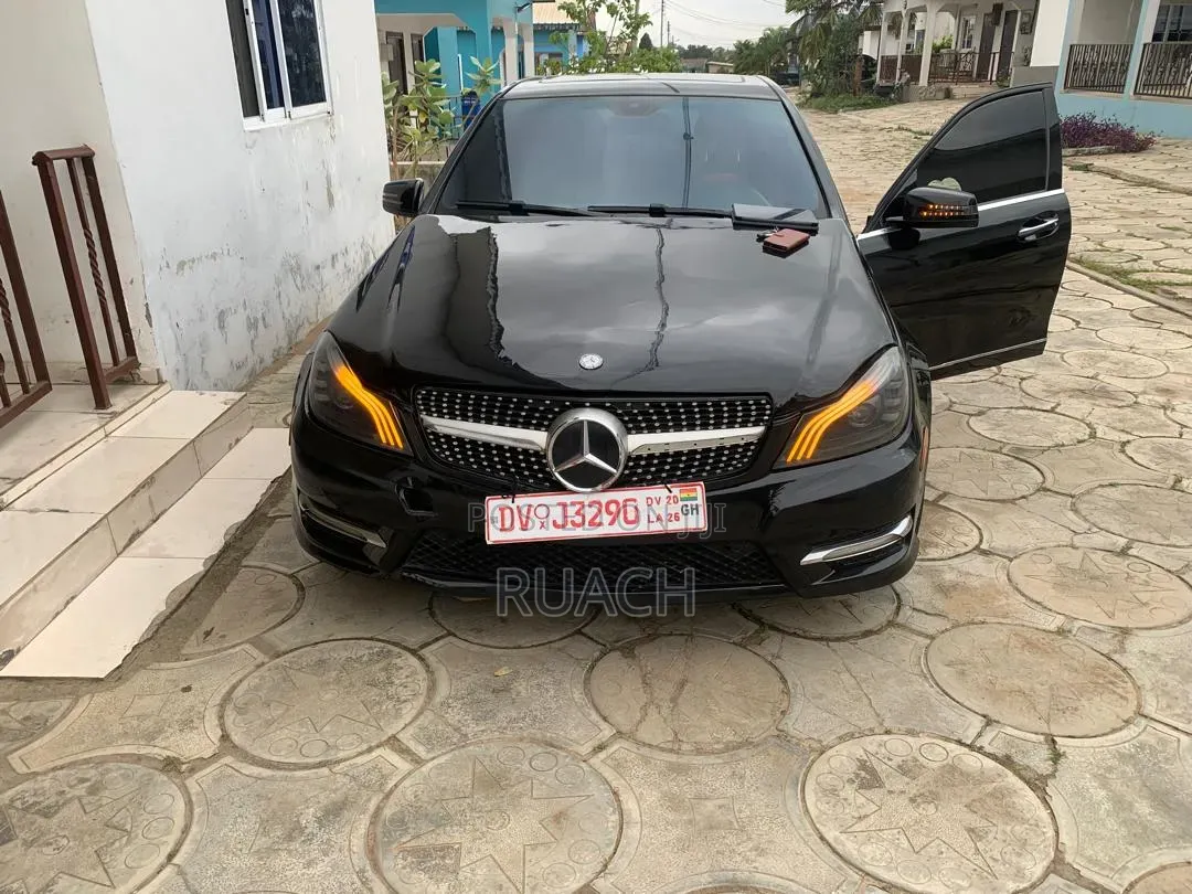 Mercedes-Benz C250 2014 Black