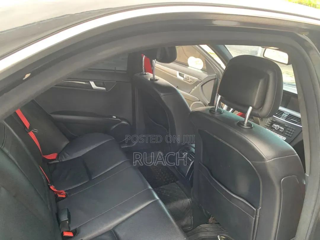 Mercedes-Benz C250 2014 Black