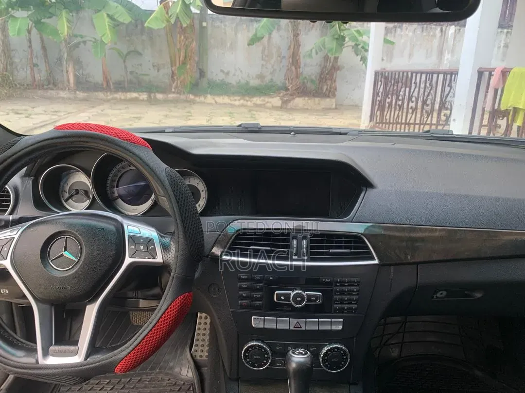 Mercedes-Benz C250 2014 Black