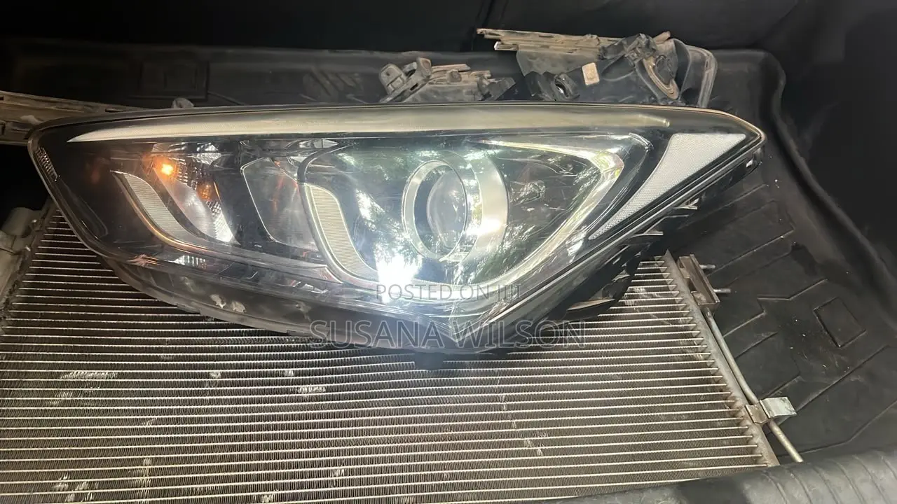 2016 Hyundai Santafe Right Led Head Light (Original)