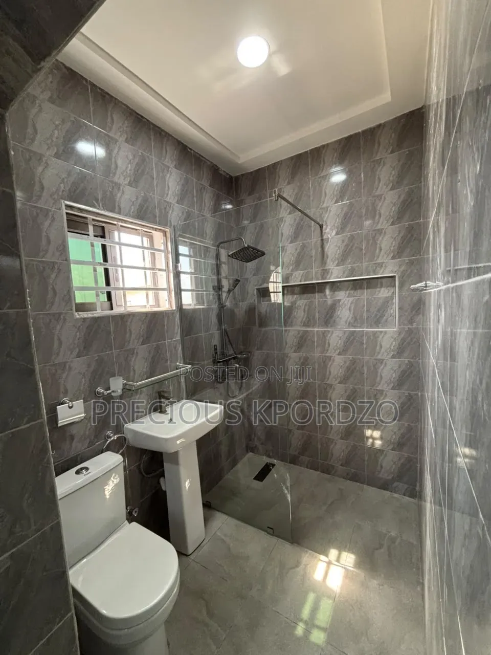 3bdrm Apartment in Ashiyie Adenta, Frafraha for rent