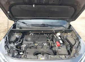 Toyota RAV4 XLE 2021 Gray