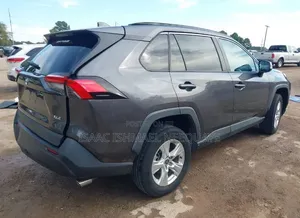 Toyota RAV4 XLE 2021 Gray