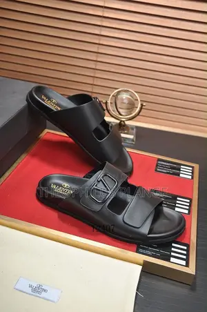 Leather Slippers Garavani Valentino