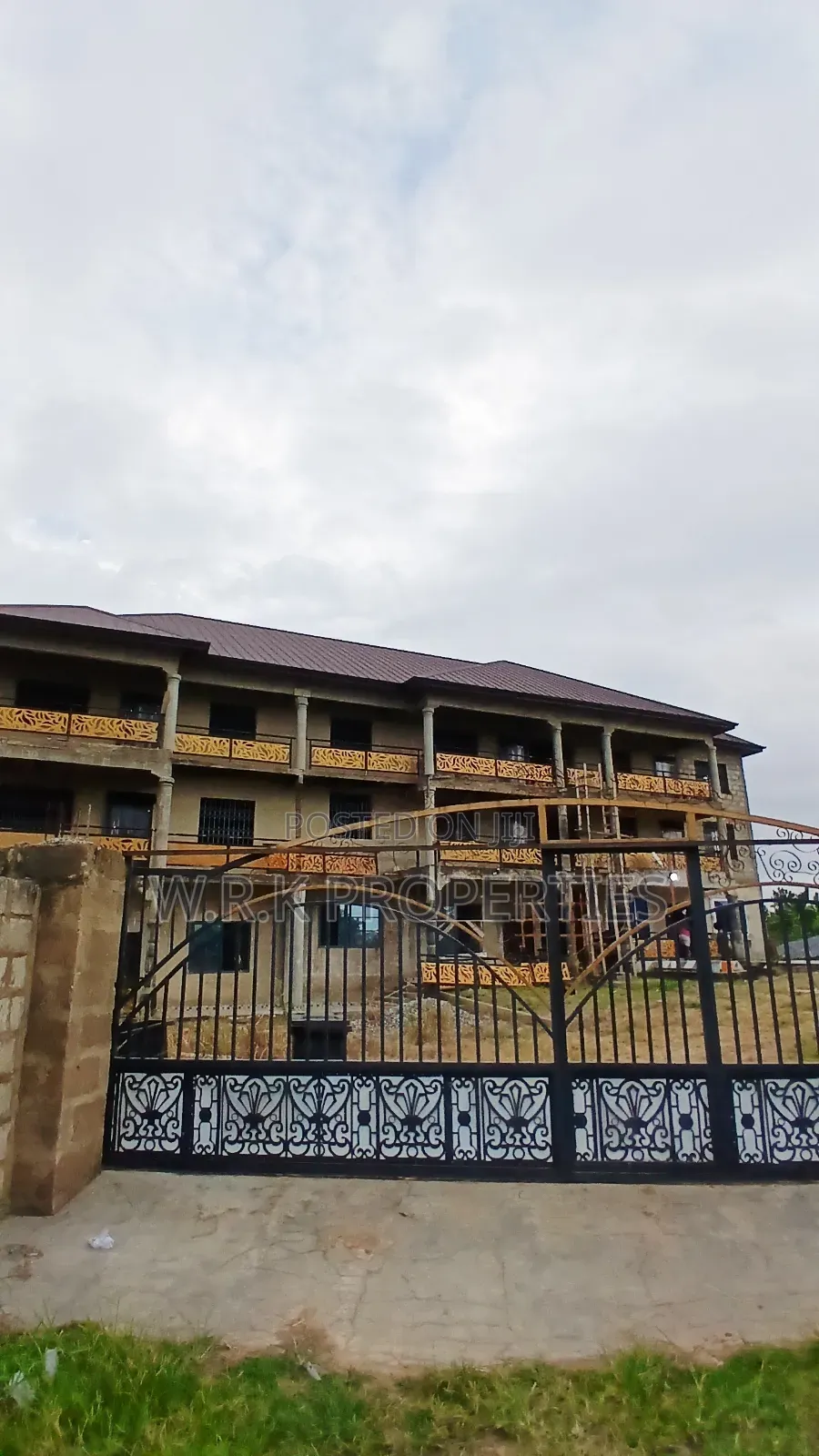 2bdrm Apartment in Apenkwa Estate, New-Juaben Municipal for rent