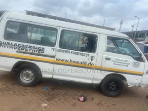 Hyundai H-100 2004 White
