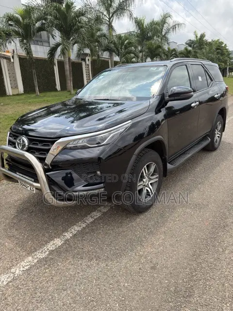 Toyota Fortuner 2023 Black