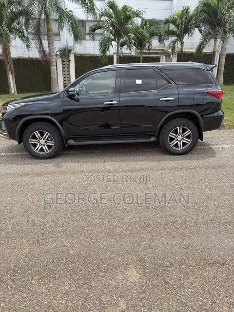 Toyota Fortuner 2023 Black