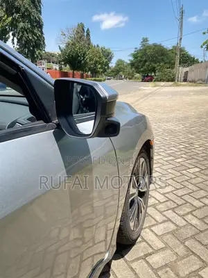 Honda Civic EX 4dr Hatchback (1.5L 4cyl) 2017 Silver