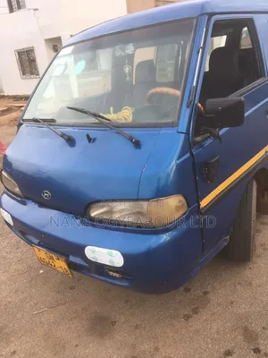 Hyundai H-100 2004 Blue