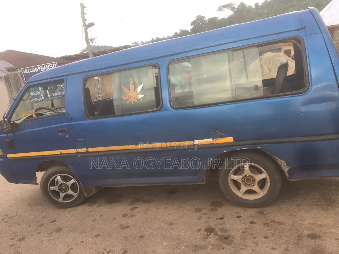 Hyundai H-100 2004 Blue