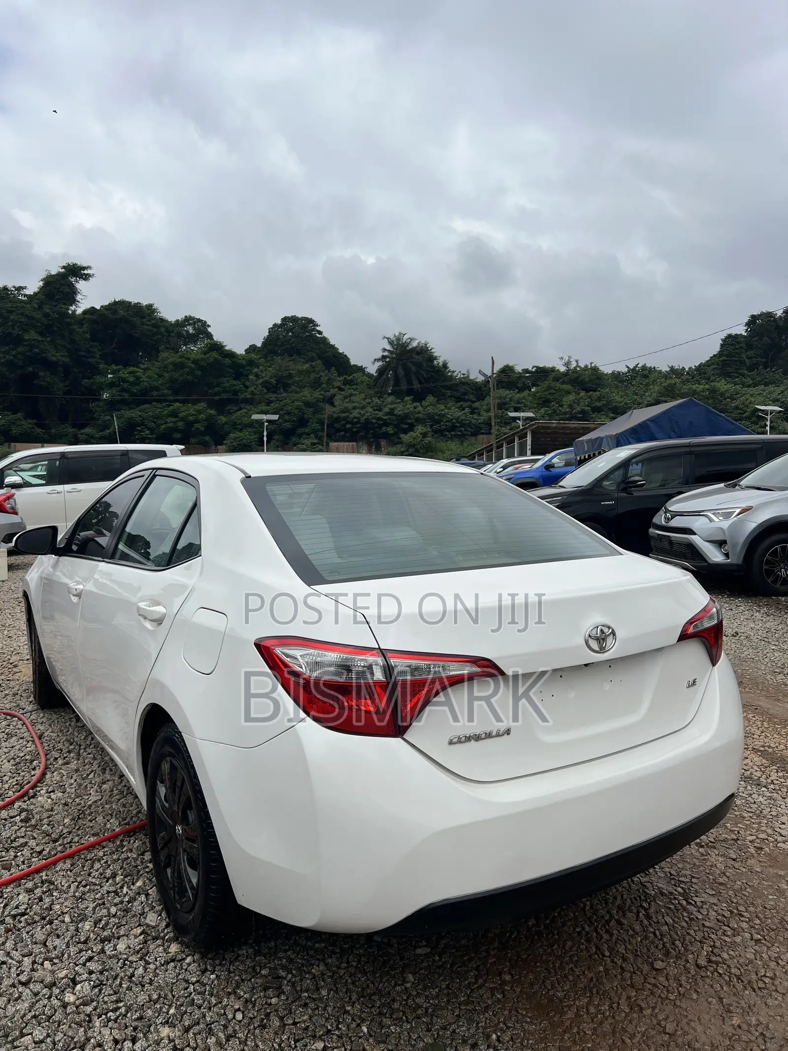 Toyota Corolla LE Premium 4dr Sedan (1.8L 4cyl CVT) 2015 White