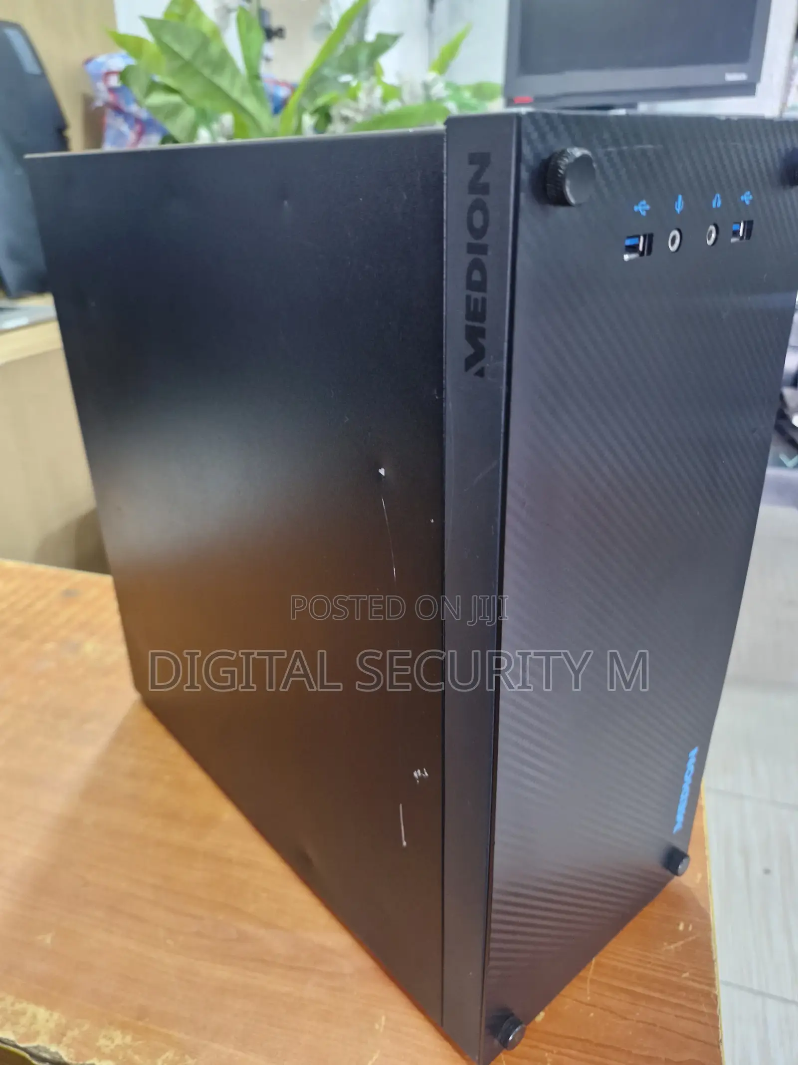 Desktop Computer 8GB Intel Core i5 SSD 256GB