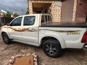 Toyota Hilux 2012 White