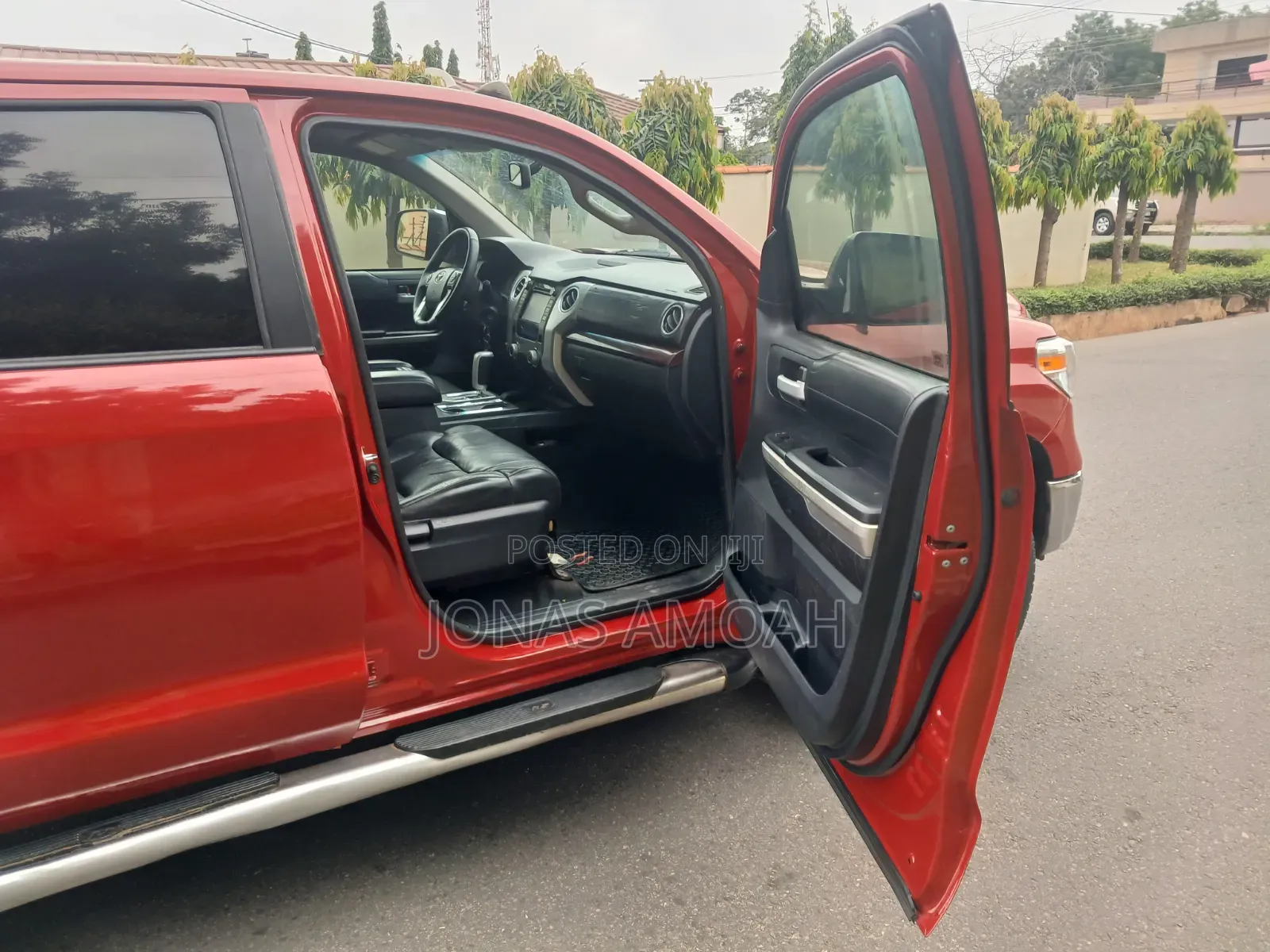 Toyota Tundra Limited 4dr CrewMax 4WD SB (5.7L 8cyl 6A) 2015 Red