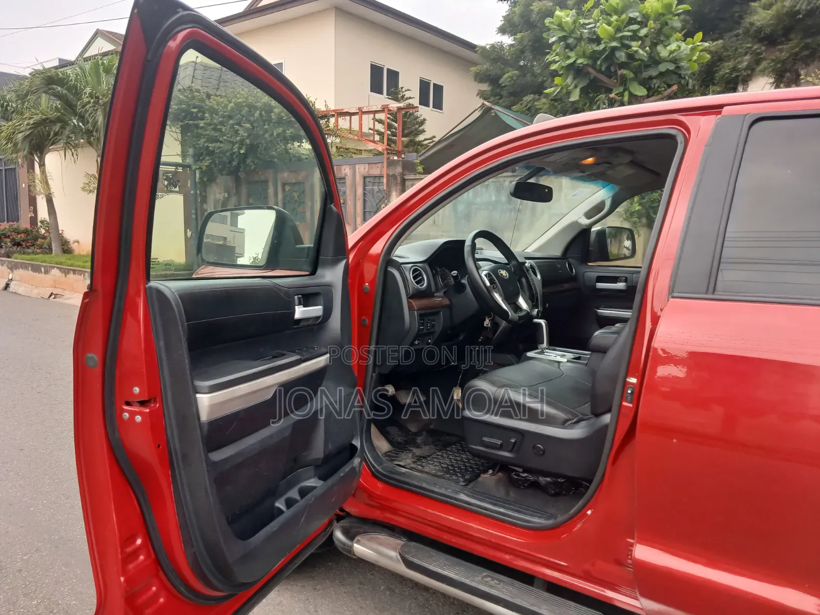 Toyota Tundra Limited 4dr CrewMax 4WD SB (5.7L 8cyl 6A) 2015 Red