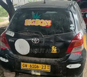 Toyota Vitz 2010 Black