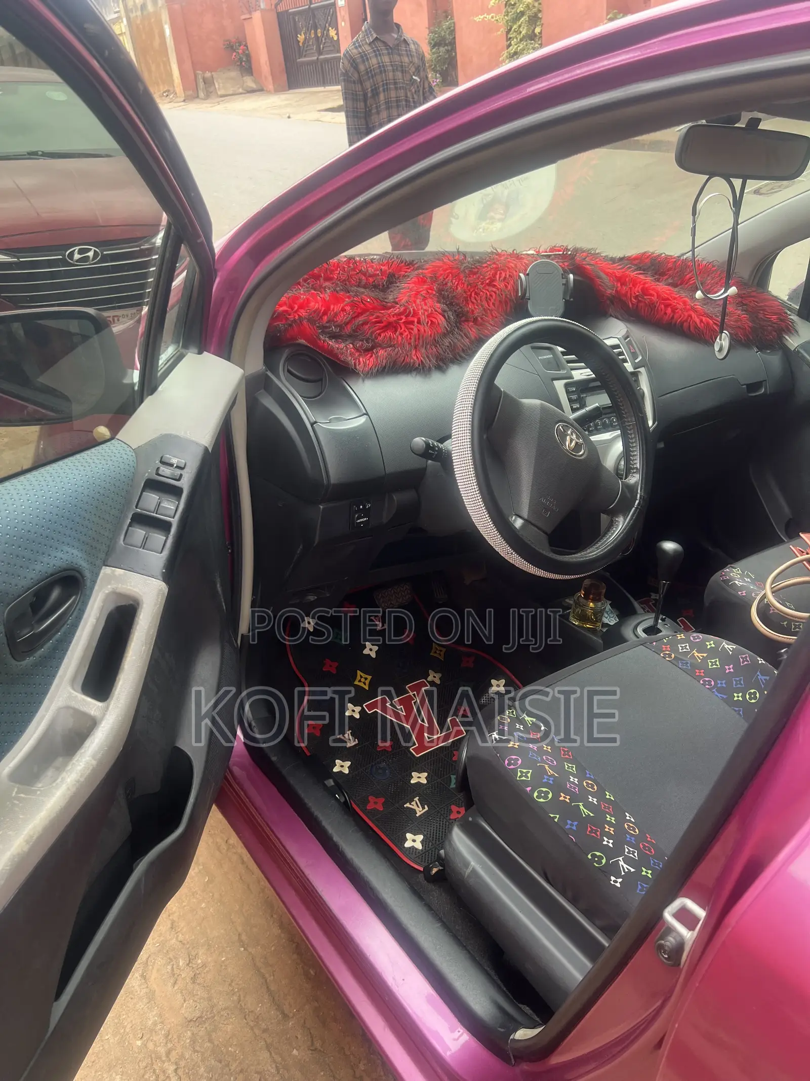 Toyota Vitz 1.0 FWD 3dr 2010 Purple