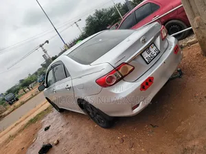 Toyota Corolla LE 4dr Sedan (1.8L 4cyl 4A) 2010 Silver