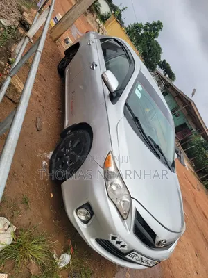 Toyota Corolla LE 4dr Sedan (1.8L 4cyl 4A) 2010 Silver