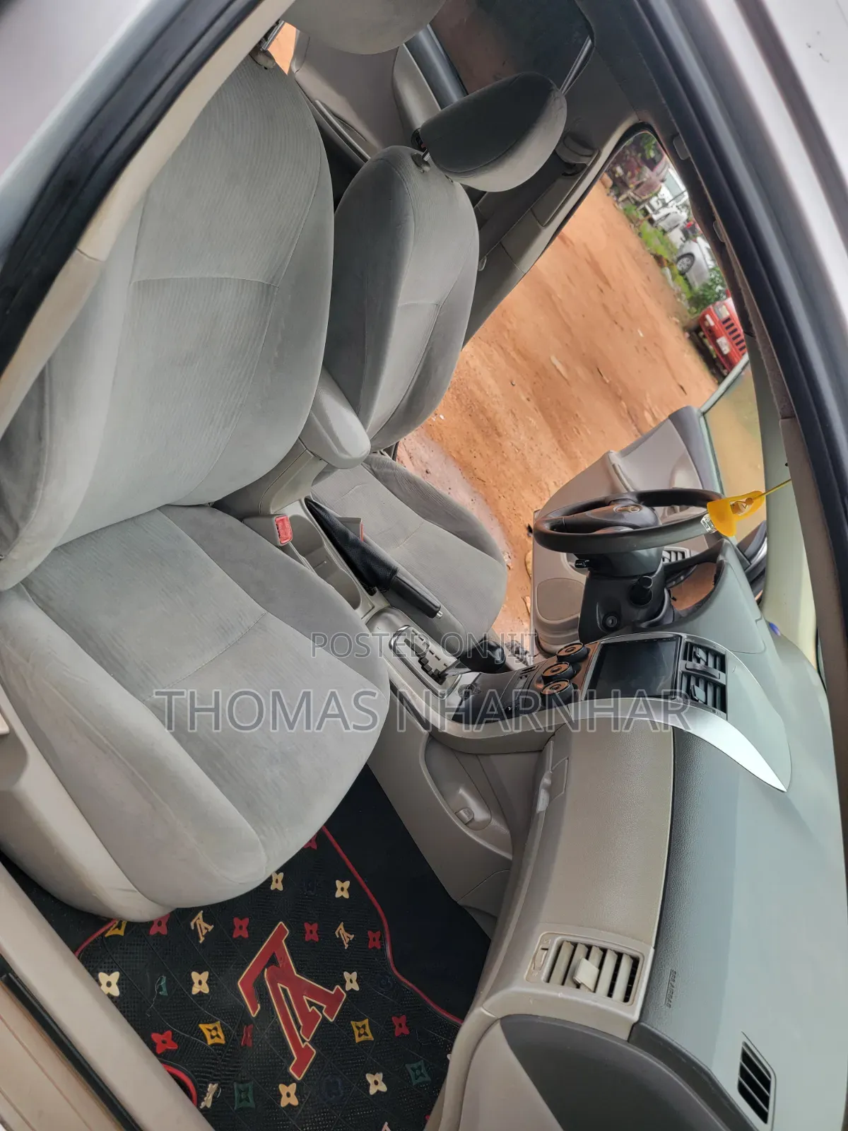 Toyota Corolla LE 4dr Sedan (1.8L 4cyl 4A) 2010 Silver