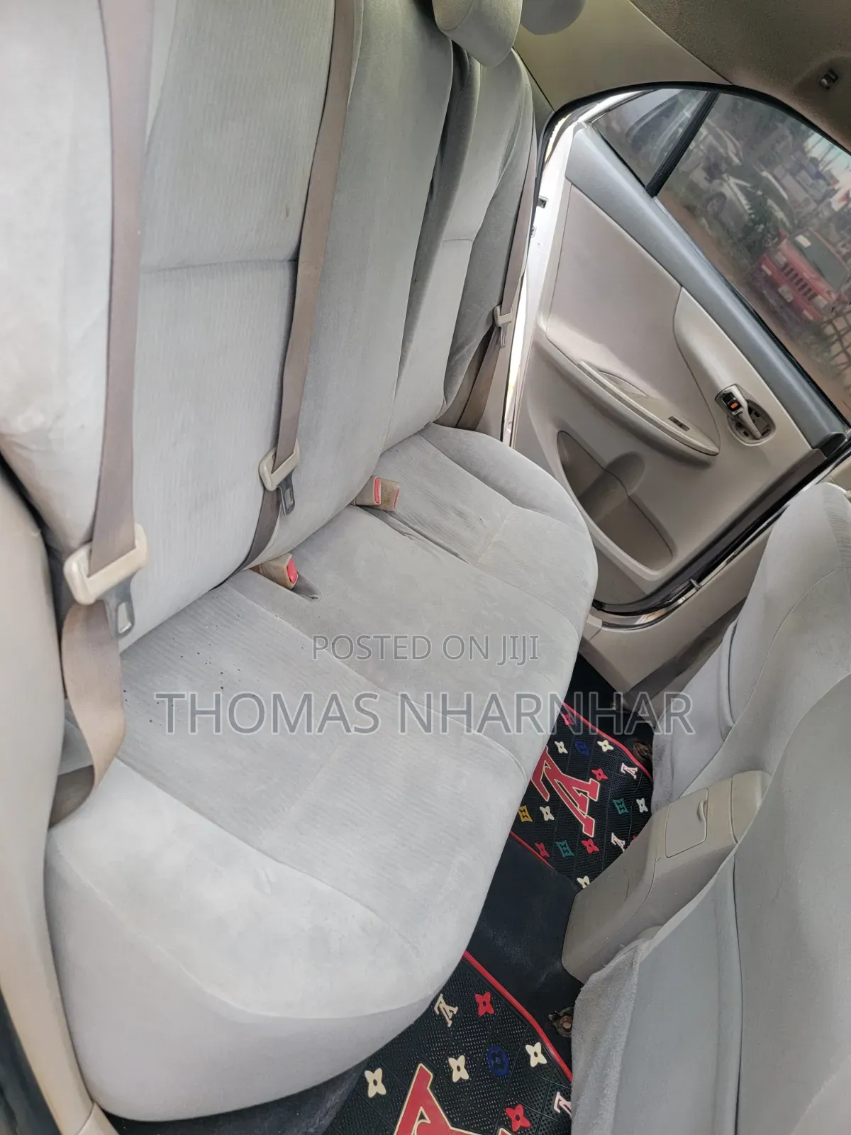 Toyota Corolla LE 4dr Sedan (1.8L 4cyl 4A) 2010 Silver