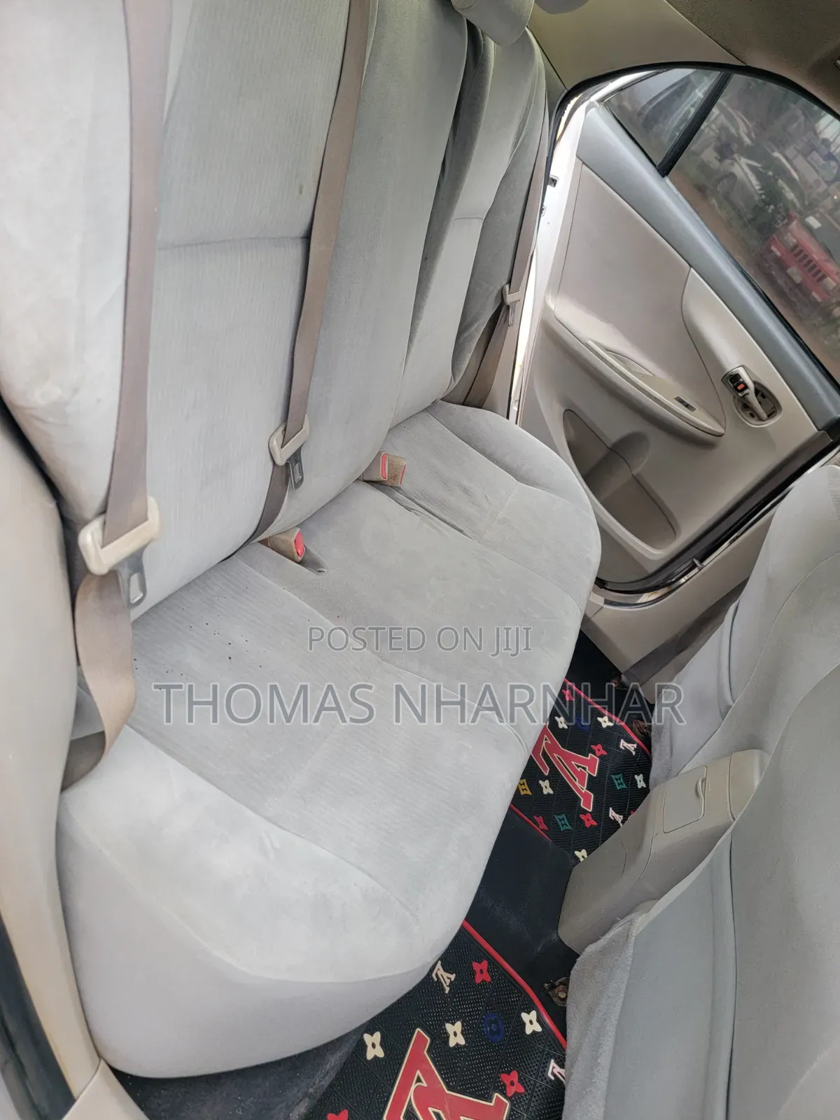 Toyota Corolla LE 4dr Sedan (1.8L 4cyl 4A) 2010 Silver