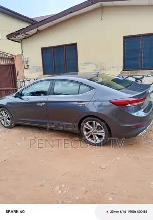 Hyundai Elantra Limited 2018 Gray