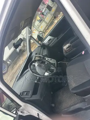 Toyota Voxy X 4WD 8-Seater 2012 White
