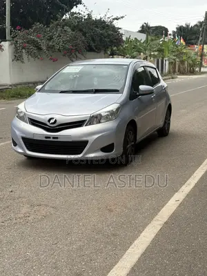 Toyota Vitz 1.3 AWD 3dr 2013 Silver