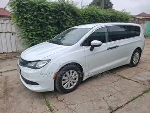 Chrysler Pacifica 3.6 Petrol FWD 2019 White