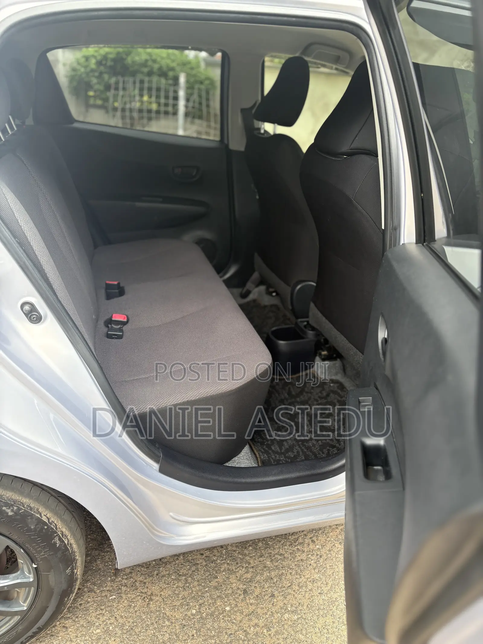 Toyota Vitz 1.3 AWD 3dr 2013 Silver